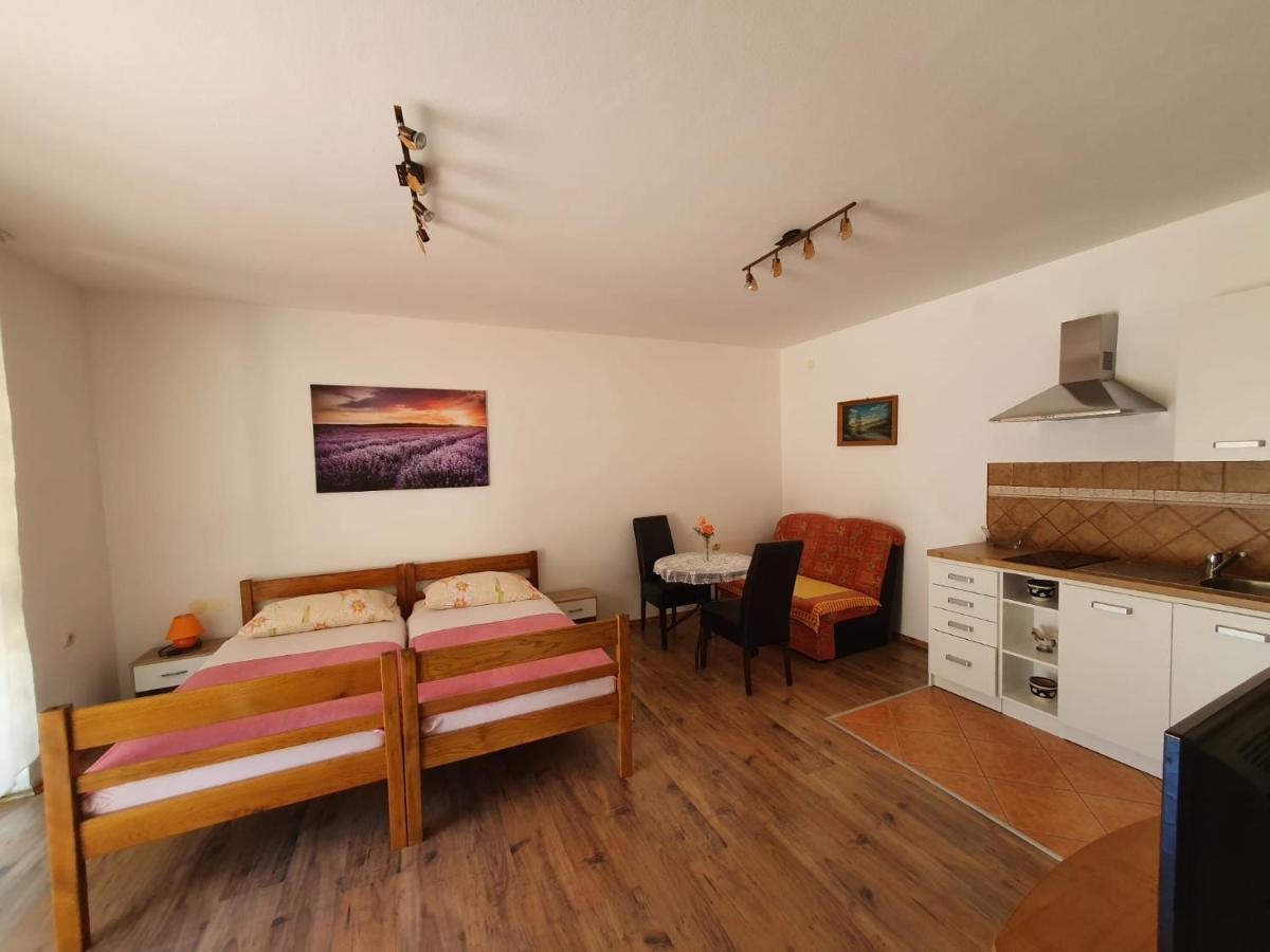 קוסטרנה Apartments Topalovic מראה חיצוני תמונה