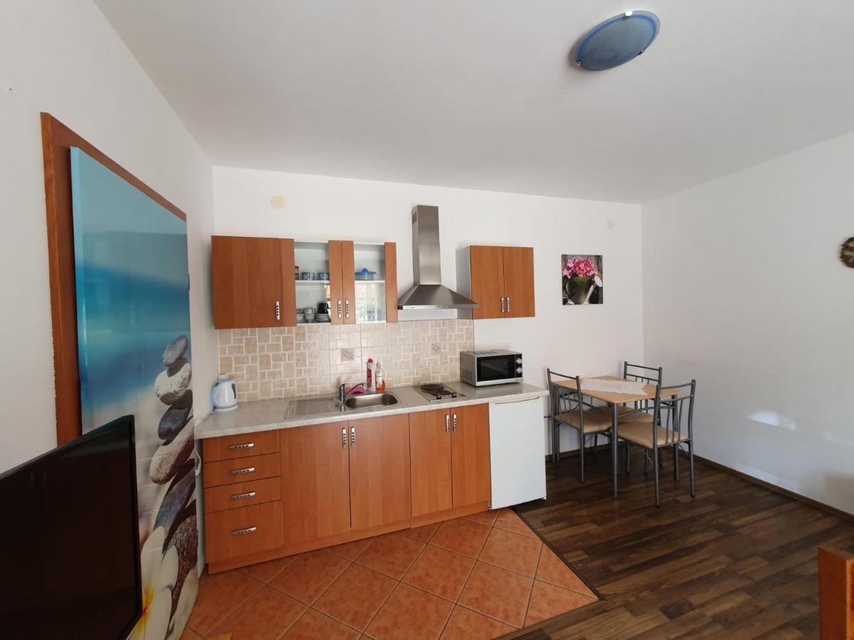 קוסטרנה Apartments Topalovic מראה חיצוני תמונה